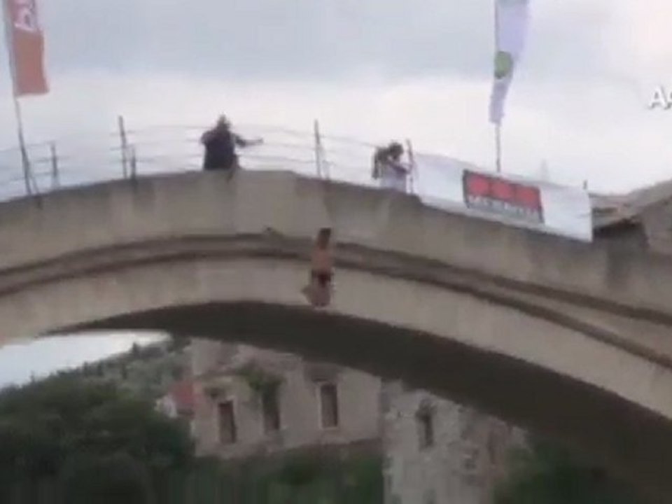 MOSTAR KÖPRÜSÜ'NDEN ATLAMA ŞÖLENİ