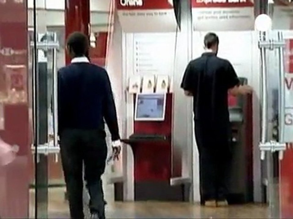 HSBC 30 bin kişiyi işten çıkarıyor