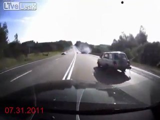 Asleep beim Autofahren - Absturz