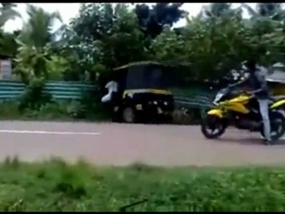 Motorrad Win Truck Fail