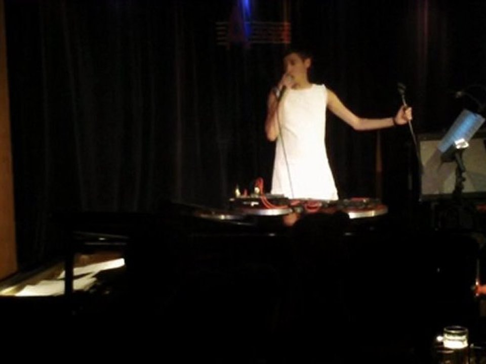 yelena k. (voc) + andreas schmidt (p) @ a-trane, berlin on 1st of august 2011