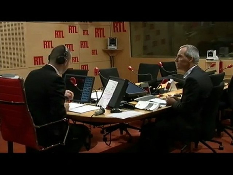 Sommes-nous en train de devenir des "esclaves" du numérique ? Le débat de RTL Matin avec Benoit Sillard, auteur de "Maître ou esclave du numérique"