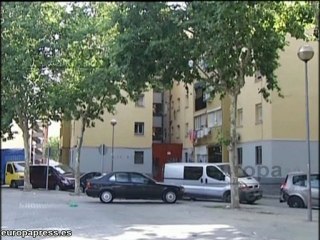 Muere un niño al caer por claraboya en Badalona