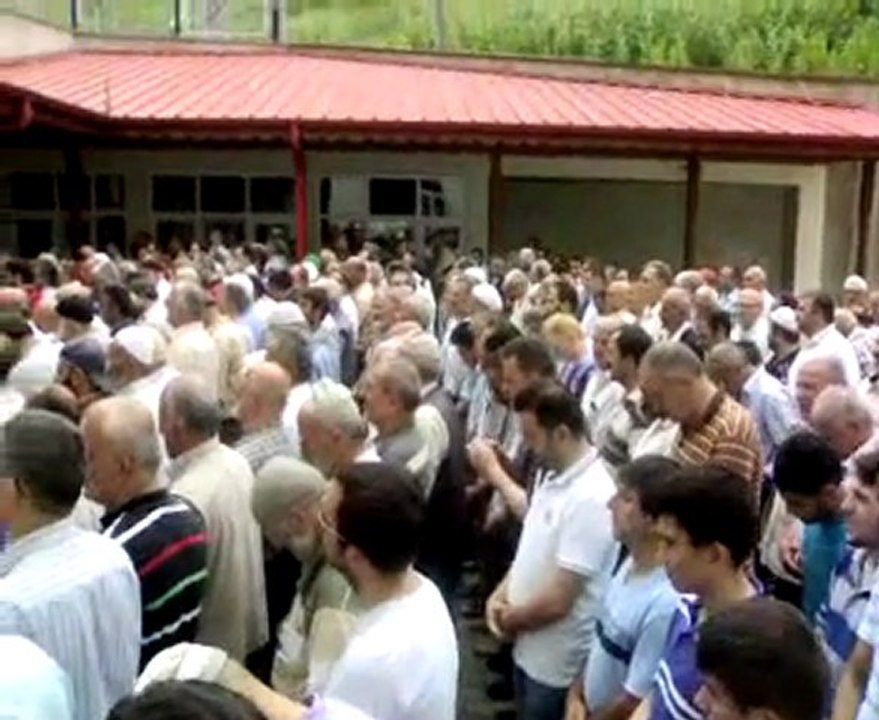 02082011cenaze