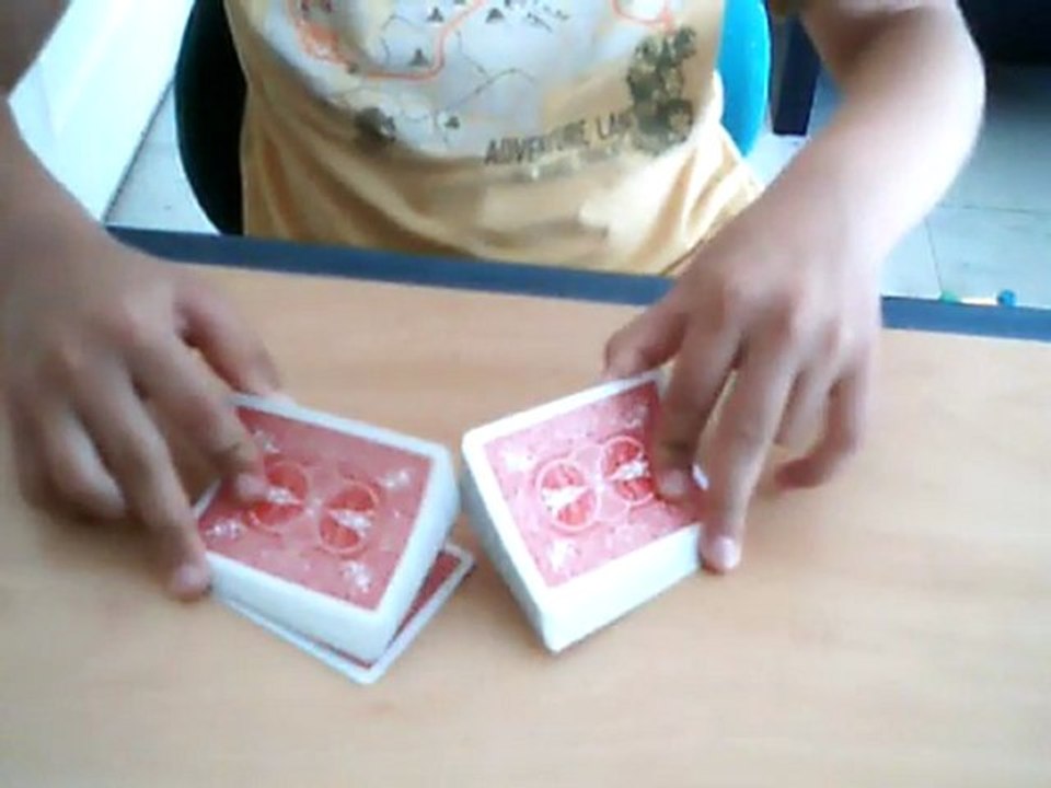 tour de la carte qui se transforme en carte choisie