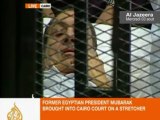 Hosni Moubarak dans le box des accusés