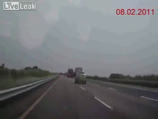 Crash - Rollover - Die Barriere konnte nicht verhindern,