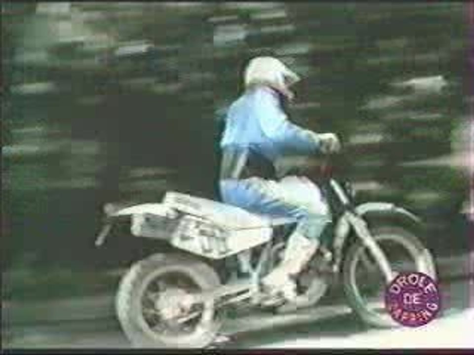 Régis fait de la moto