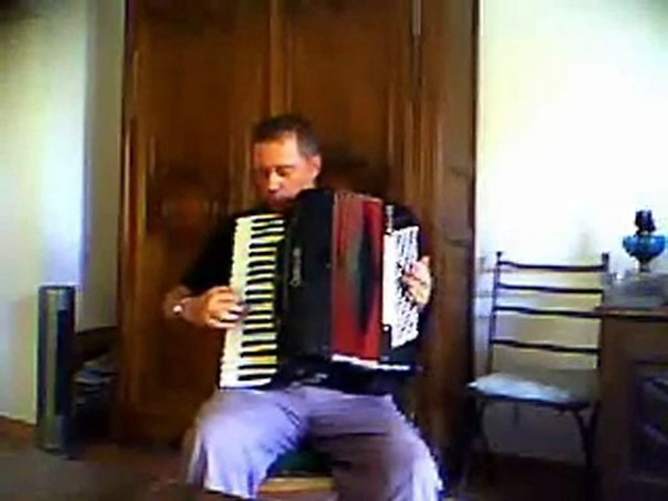 Italian Polka Accordion sur un Accordéon Crucianelli Pancordion INC.