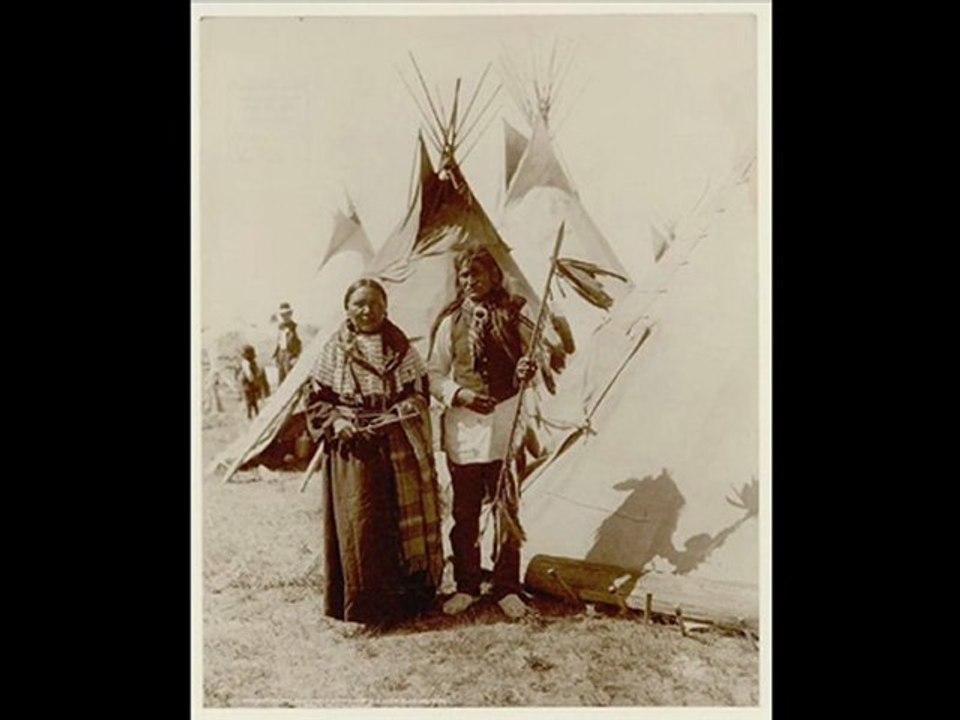 A TOUTES LES NATIONS AMERINDIENNES (ATSINAS ET MANDANS)