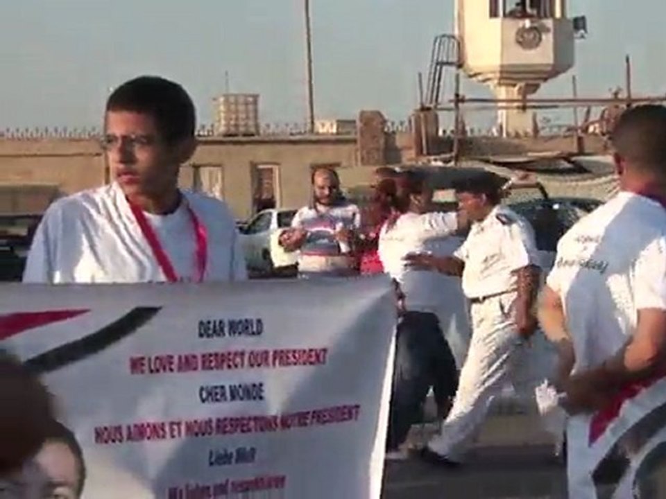 Mubarak plädiert an erstem prozesstag auf nicht schuldig