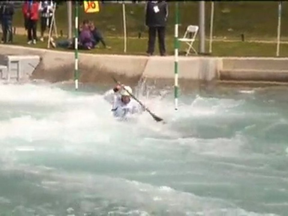 Olympia 2012 - Kanuten testen Londoner Wasser