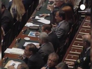 Silvio Berlusconi intenta tranquilizar a los mercados