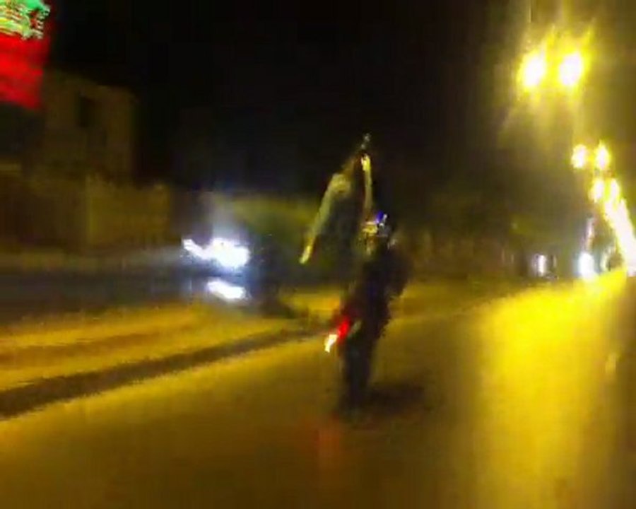 OUJDA MAROC 24 JUILLET 2011 MOTO BMW 6.50 CABRAGE VROUM VROUM VROUM