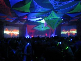 Underground waves 2009 Italy Milan | part 2 Psytwin visuals