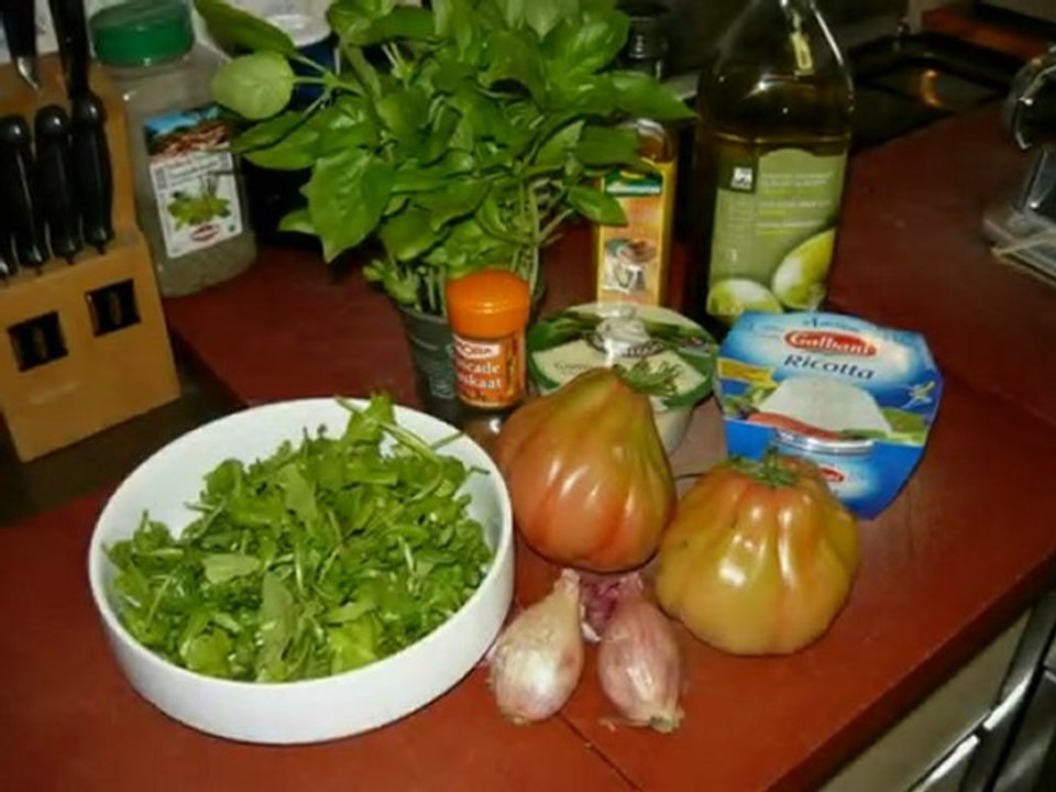 cannelonis  a la roquette et ricotta '' sauce au coeur de boeuf ''