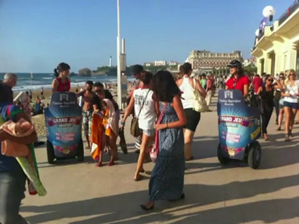 MOBILBOARD- Segway - street marketing pour le Casino Barrière à Biarritz