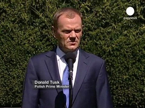 Top Polish officials resign over Smolensk crash