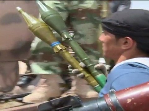 Arabic-web-Libya's western rebels face petrol shortages