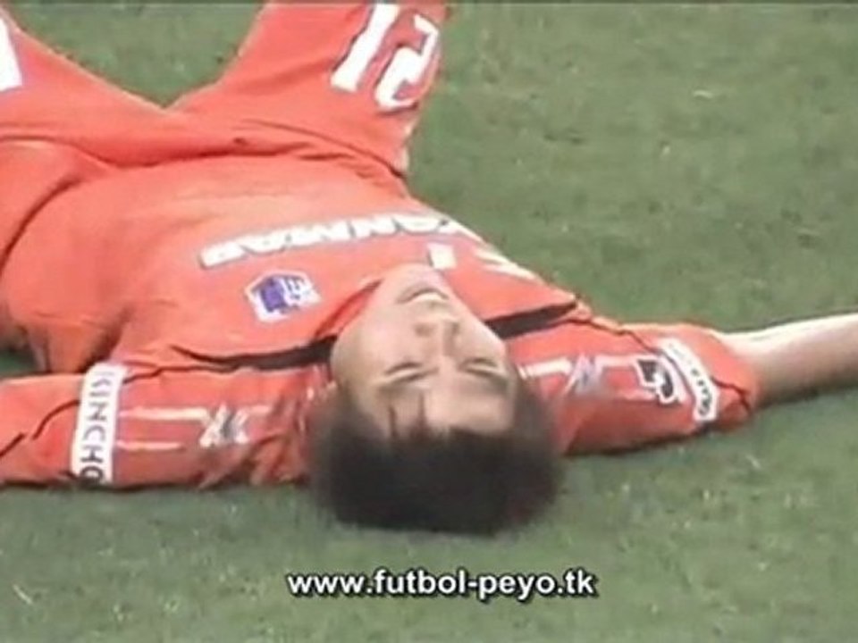 Arquero descuidado termina en gol