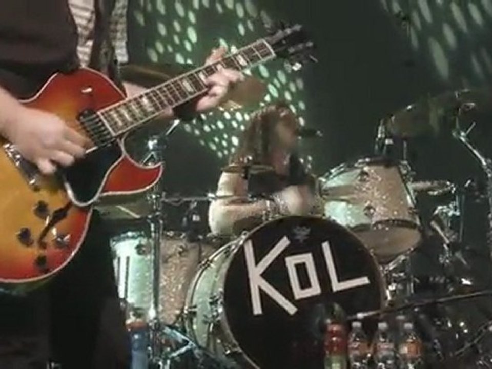 Kings of Leon - Molly's Chambers (live)
