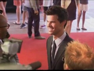 Taylor Lautner does it like a star