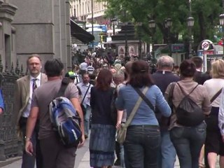 Economía española se enlentece pero bolsa se recupera