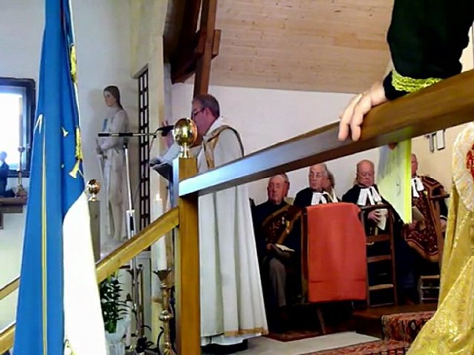 Thiberville: Procession du Saint Sacrement 2011 Part 1