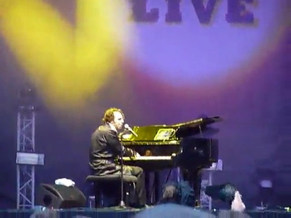 Gonzales - Never stop @FNAC LIVE 2011 (extrait)