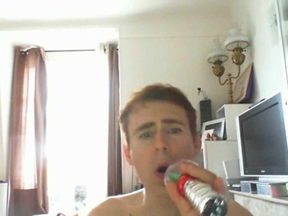 Wiwi égratigne "please please please" de James Brown