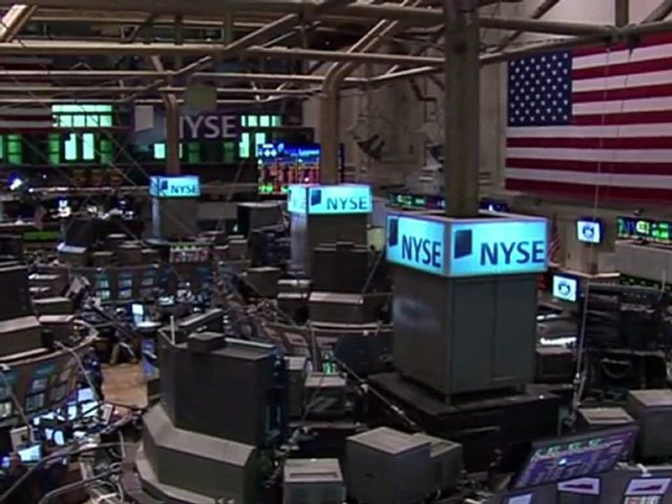 US loses top AAA rating, world digests downgrade