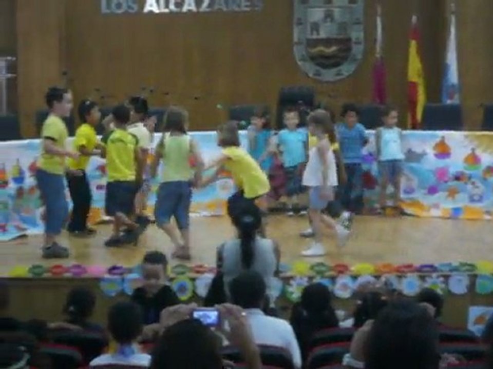 Bailan las hormigas.Actuación verano 2011