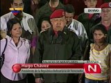 Chávez se despide desde las afueras de Miraflores
