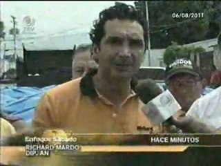 Richard Mardo entrega Tanques de Agua a Brisas del Lago