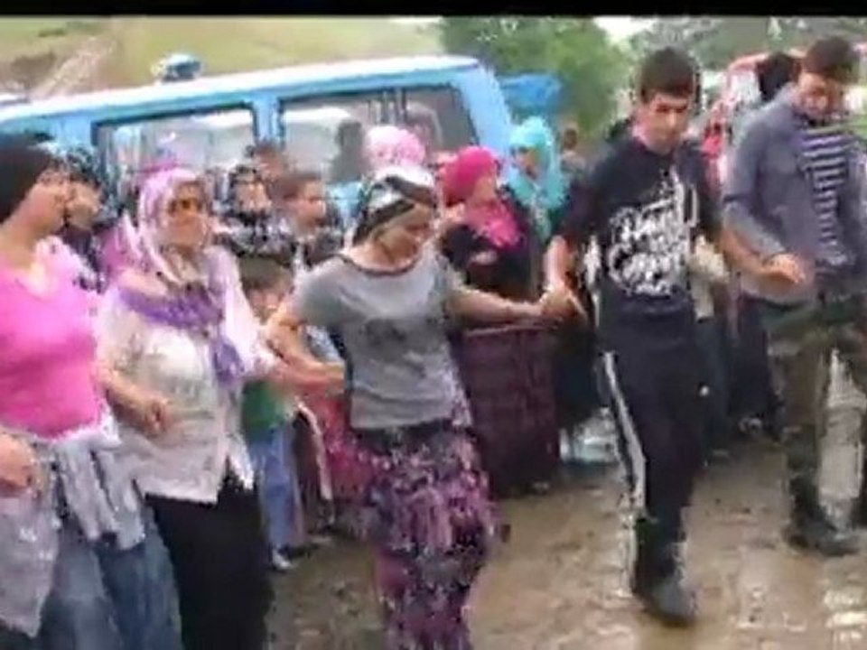 1/3-Demirkapı Köyü Soğuksu Yayla Şenliği 2011