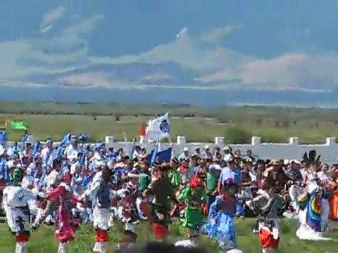 mongolie-(8)-danse du naadam a moron