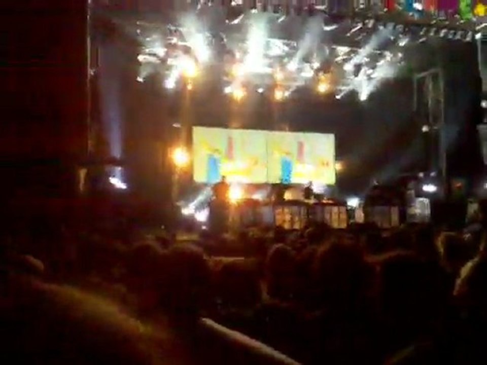 Chinese man, final pudding, chien a plumes 2011