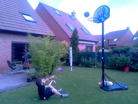 Défi BaskUp n° 3 d’Étienne : shoot assis 2