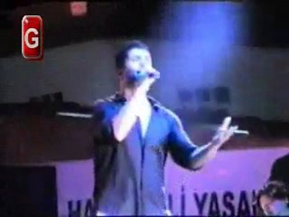 Özcan Deniz-Bi Dudaktan-Yalova Konseri-(01.08.2011)