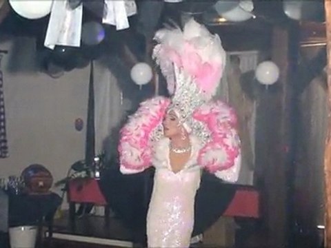 viva paradis de patchouli spectacle transformiste