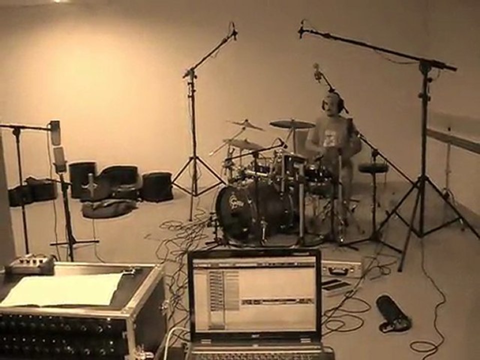 Drum session au studio la boite à caca
