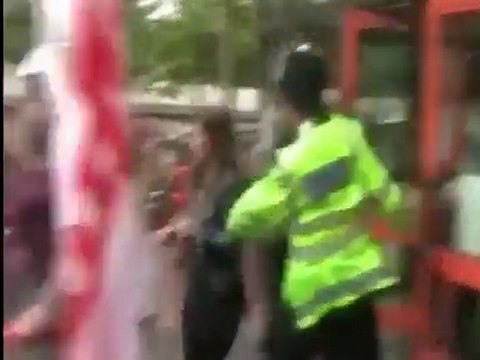 2 musulmans VS une soixantaine de nazi de l'english deffence ligue(sioniste)