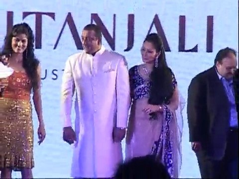 Sanjay Dutt Sings For Wife Manyata Dutt – Latest Bollywood News