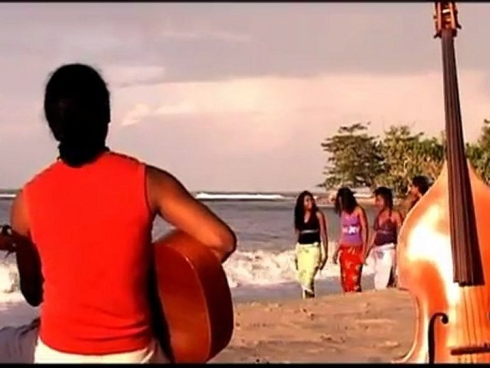 JORO  ft  FANAIKY   -    MITONDRA TSIKY  (sega gasy)