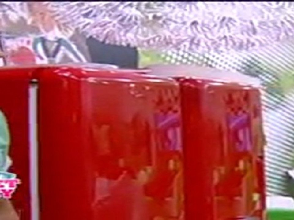 Le téléphone rouge frappe les jumeaux