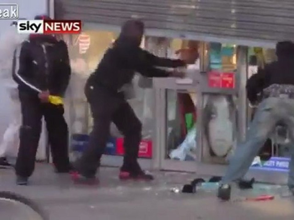 LONDON STÖRUNGEN - Enfield Brixton - NEWS Footage