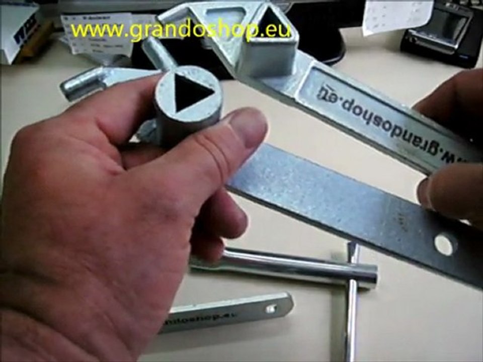 Pollerschlüssel nach din in verschiedenen ausführungen