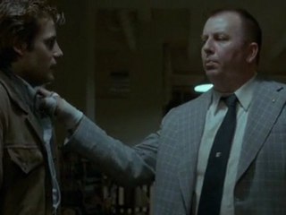 Aux fronti...de l'a... [1/2]