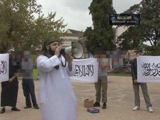 Niqab -03a- Suite à l'agression de la soeur en niqab, les mouwahidines...