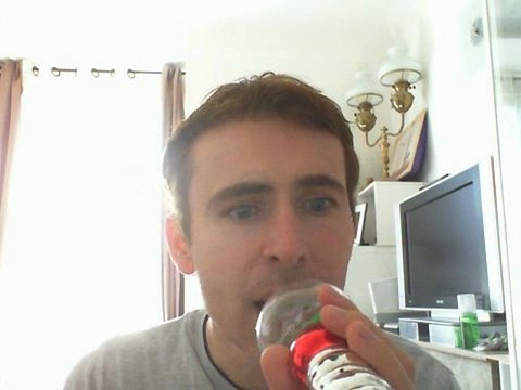 Wiwi égratigne les mots d'Hangar